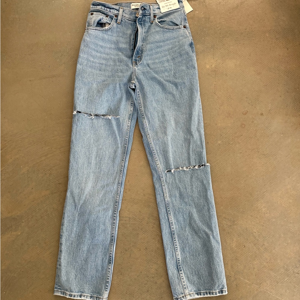 Abercrombie Ultra High Rise 90s Straight Jean